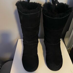 Koolaburra Black Winter Boots with Plush Lining